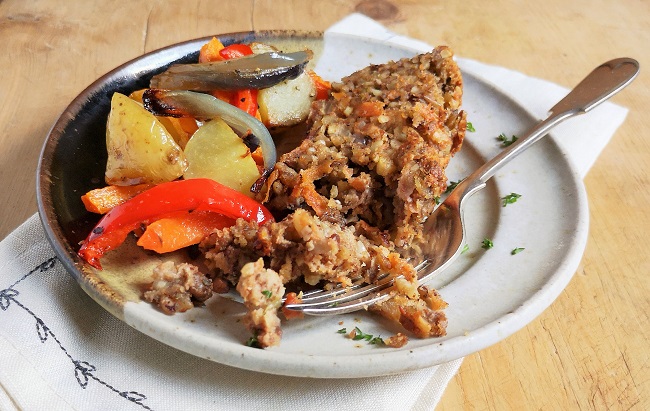 Plate_of_homemade_nut_loaf_and_roast_vegetables